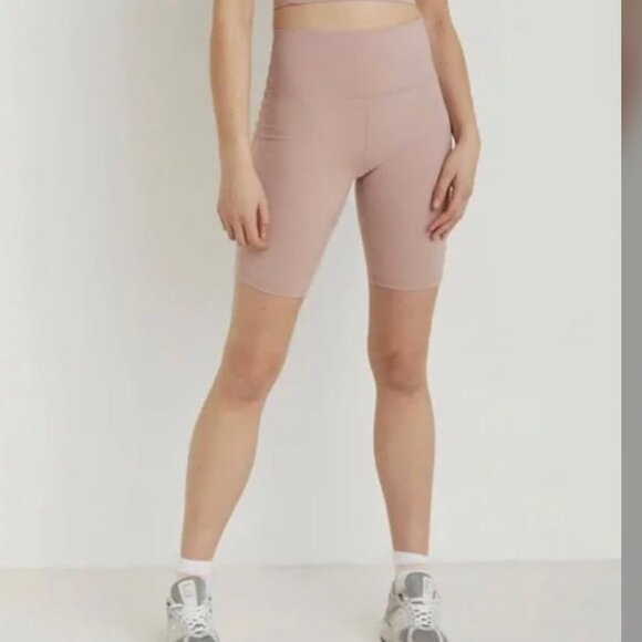 Varley Blush Pink 10" Inseam Biker Athletic Shorts Women's size S - Picture 1 of 5